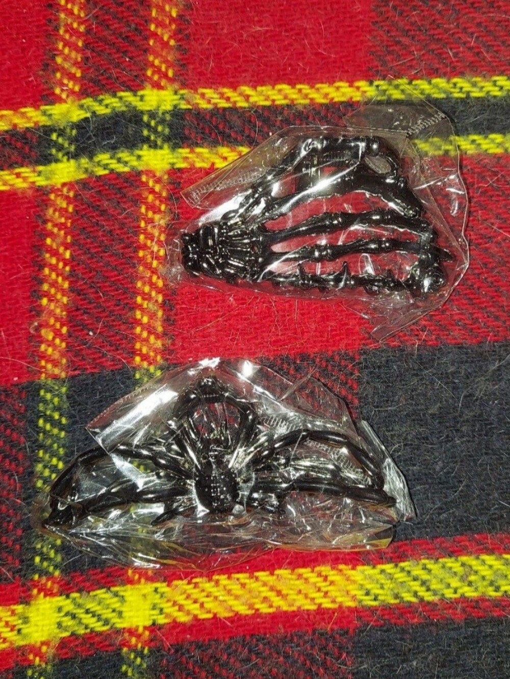 Set of two hair clips